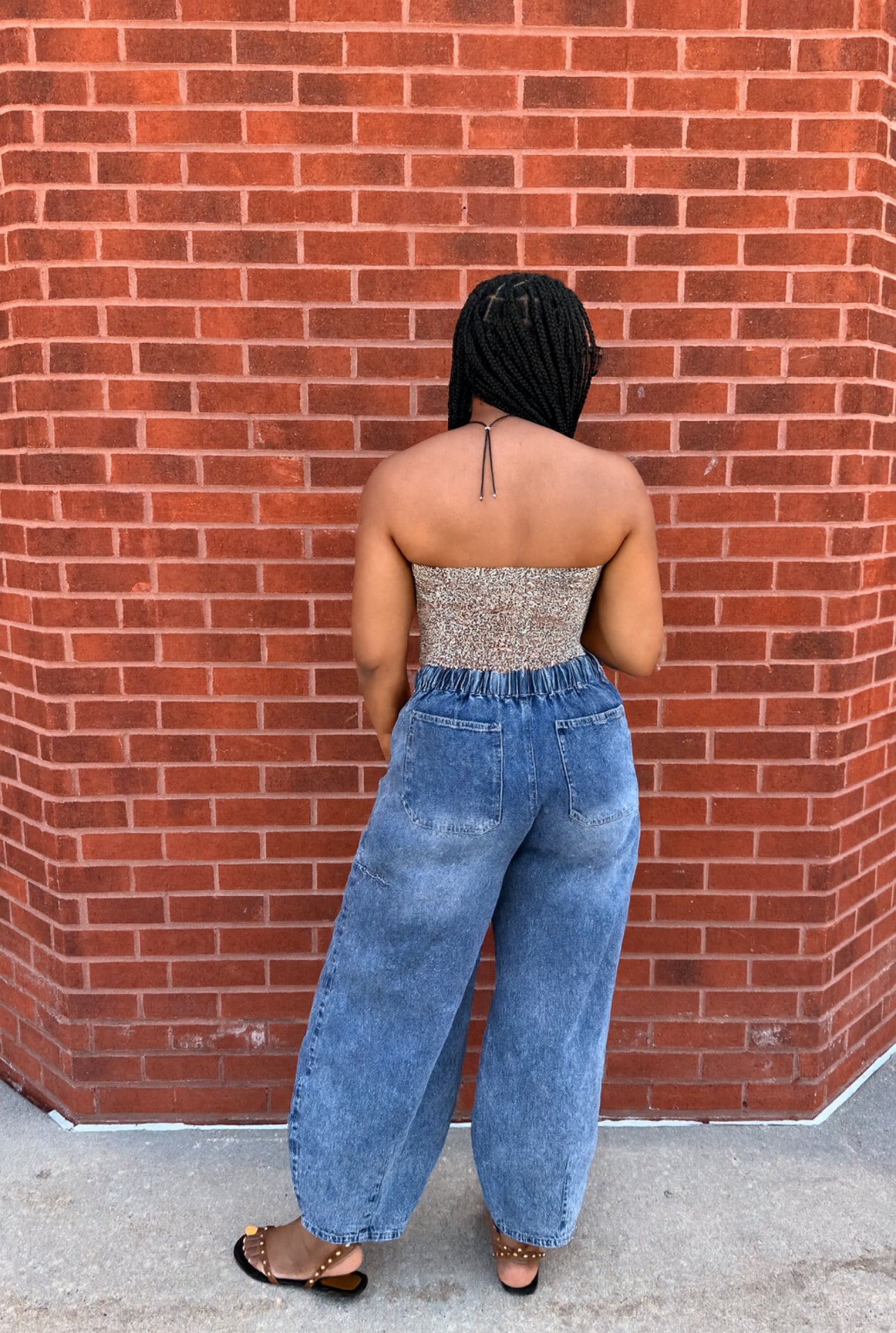 Mid Rise Drawstring Barrel Jeans