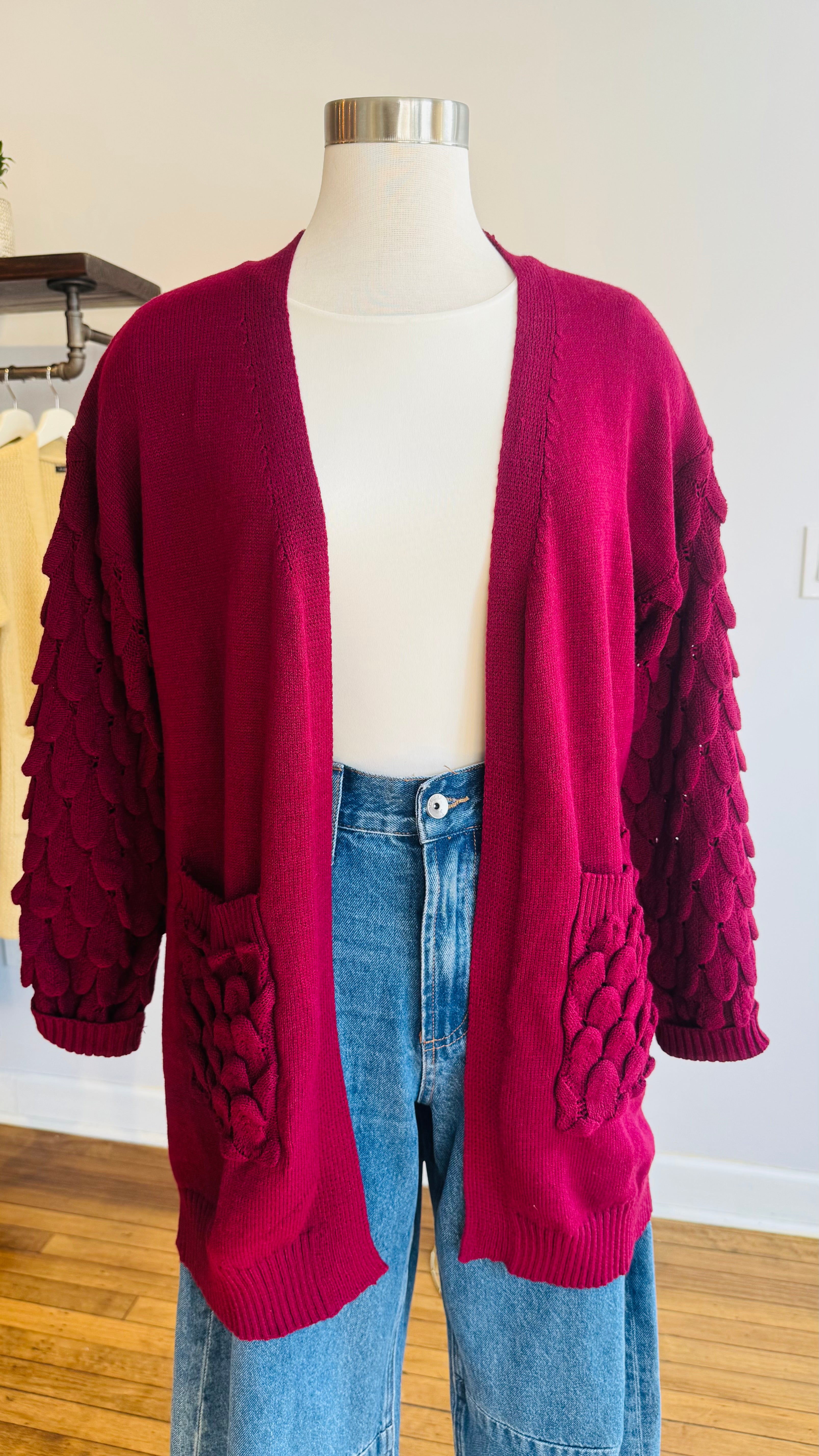 Scalloped Open Cardigan