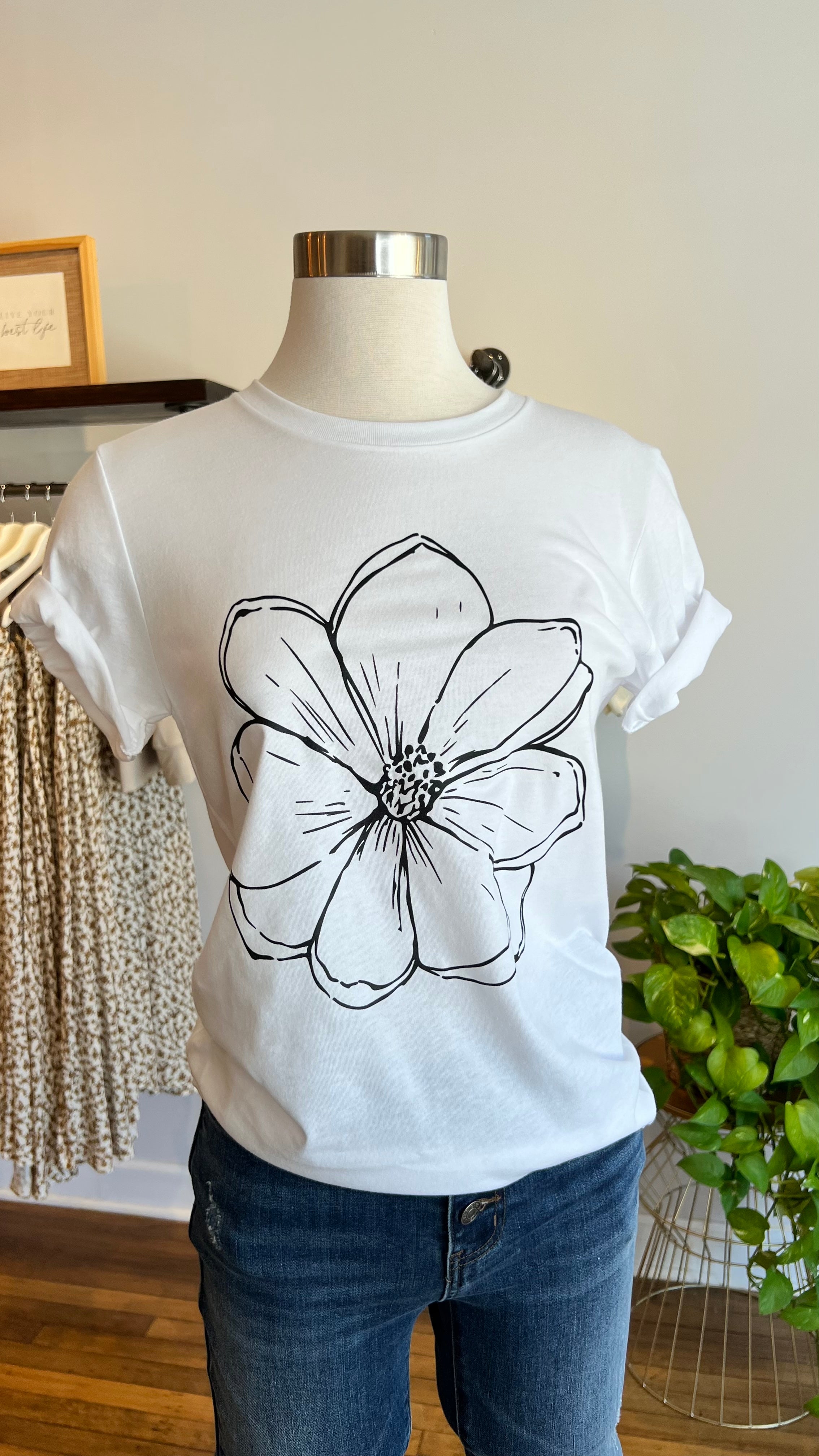 Simple Magnolia Graphic Tee